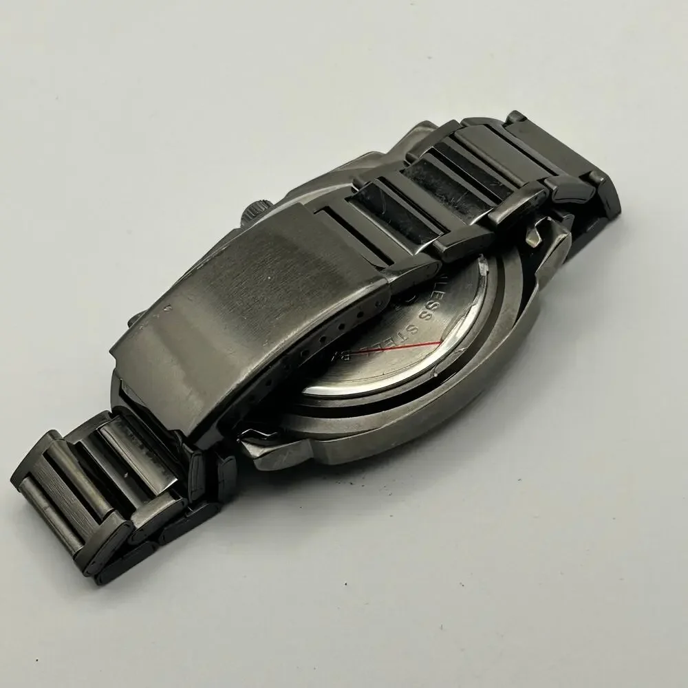 Unlisted Ul5120 Metallic Gray Stainless Steel Men’s Watch Working New Battery